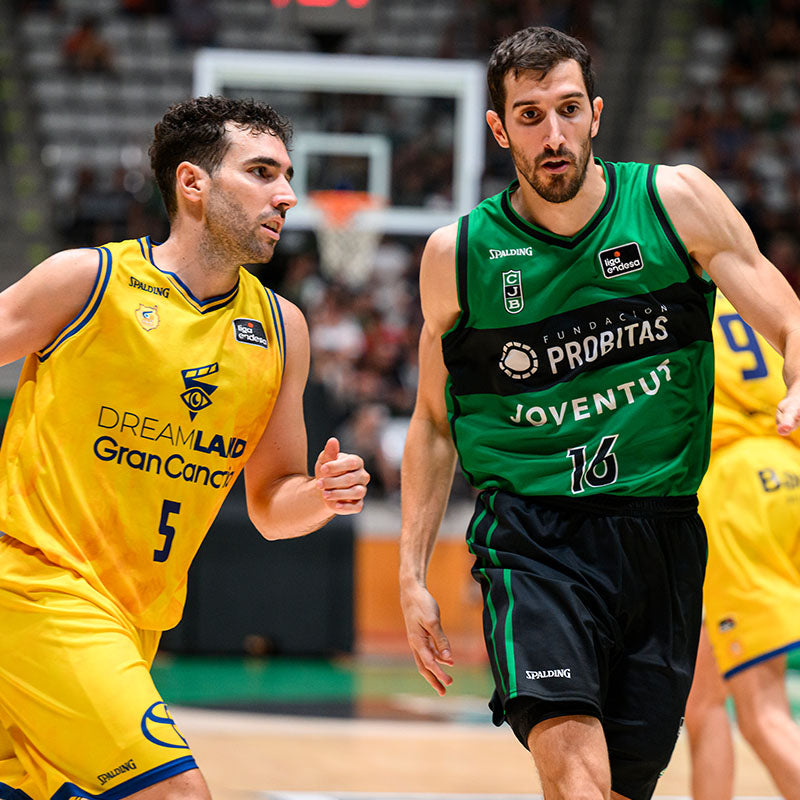 Spalding europäischer Shop Bälle, Basketballkörbe und Bekleidung